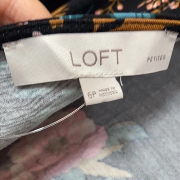 Relisted Loft dress floral print with cut out in back party event casual 6P - Picture 13 of 13